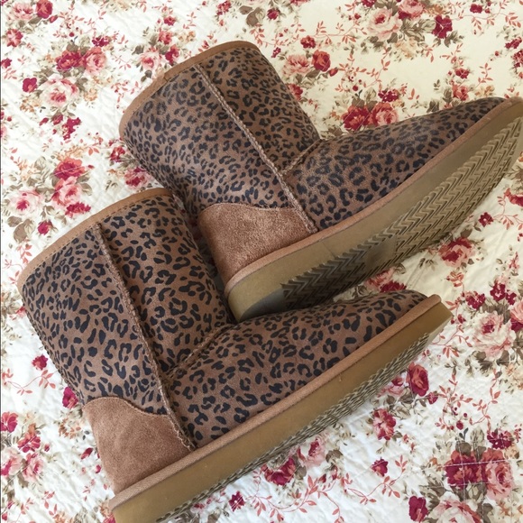 COZY STEP LEOPARD WATER REPELLENT LEATHER SHEEP SKIN BOOTS 7 NWOT - Picture 3 of 10